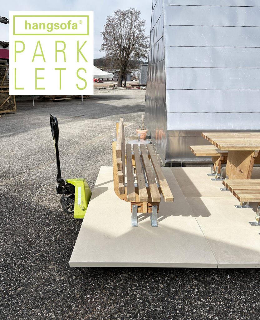 parklet-parkplatzumnutzung-temporaere-stadtmoebel-hangsofa